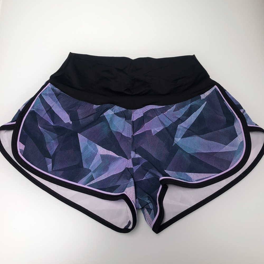 Lululemon drop it low short Pretty Prism 4